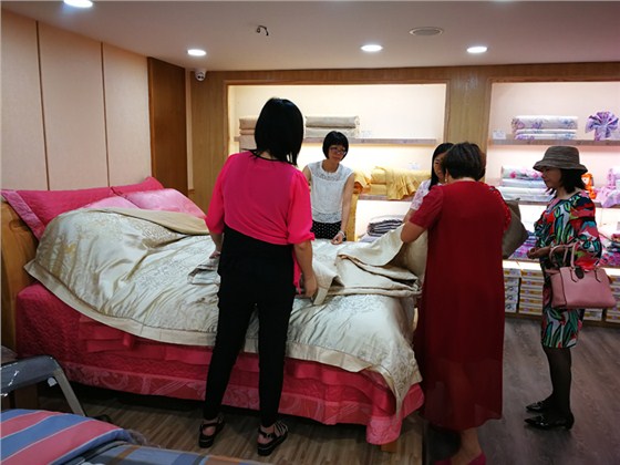 睡康寧家紡碧江店開(kāi)業(yè)04